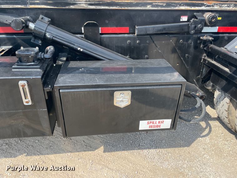 image for item KK9426 1993 Peterbilt 320  roll-off container truck