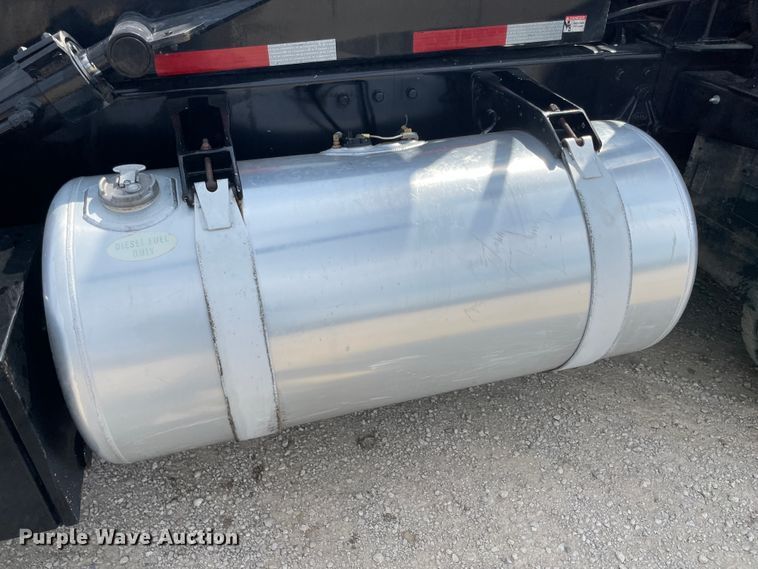 image for item KK9426 1993 Peterbilt 320  roll-off container truck