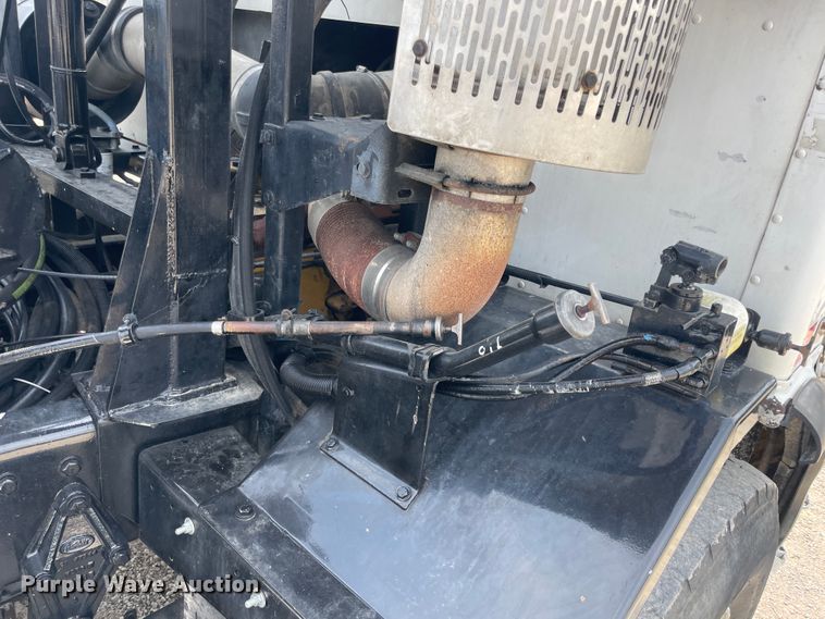 image for item KK9426 1993 Peterbilt 320  roll-off container truck