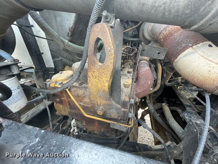 image for item KK9426 1993 Peterbilt 320  roll-off container truck