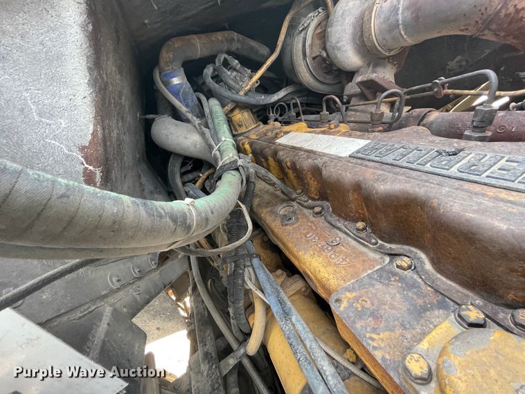 image for item KK9426 1993 Peterbilt 320  roll-off container truck