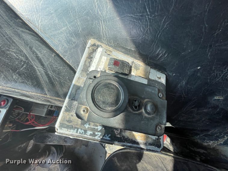 image for item KK9426 1993 Peterbilt 320  roll-off container truck