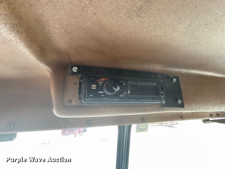 image for item KK9426 1993 Peterbilt 320  roll-off container truck