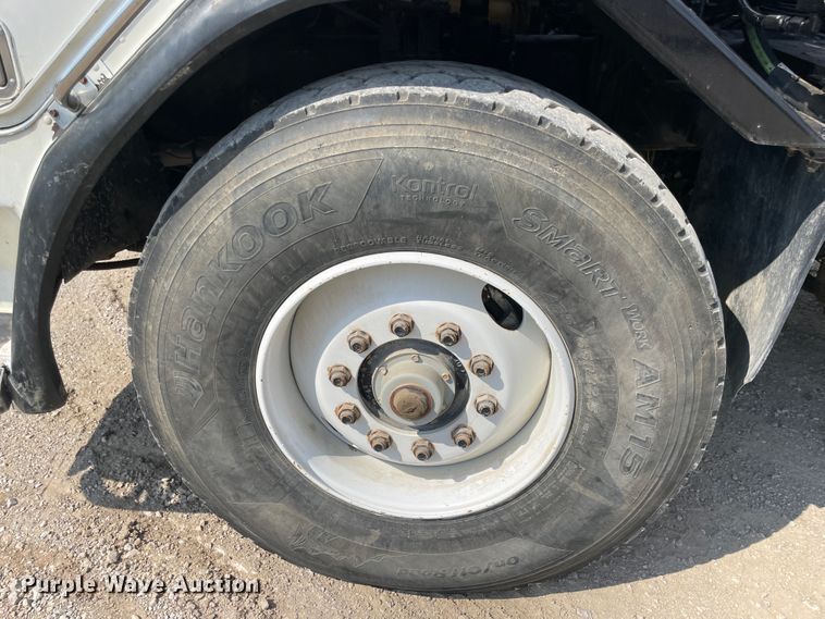 image for item KK9426 1993 Peterbilt 320  roll-off container truck