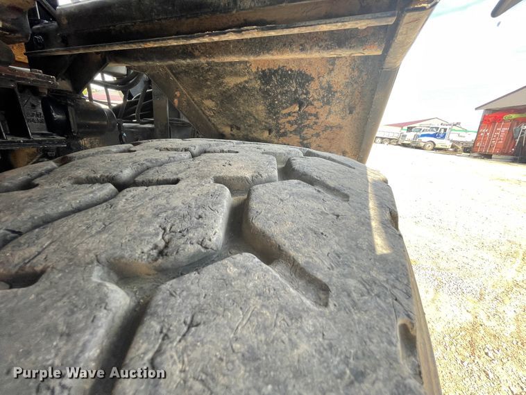 image for item KK9426 1993 Peterbilt 320  roll-off container truck