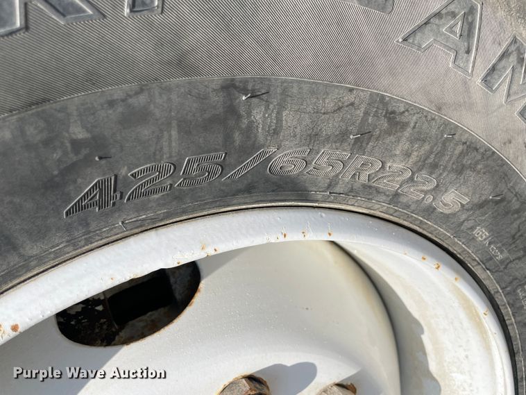 image for item KK9426 1993 Peterbilt 320  roll-off container truck