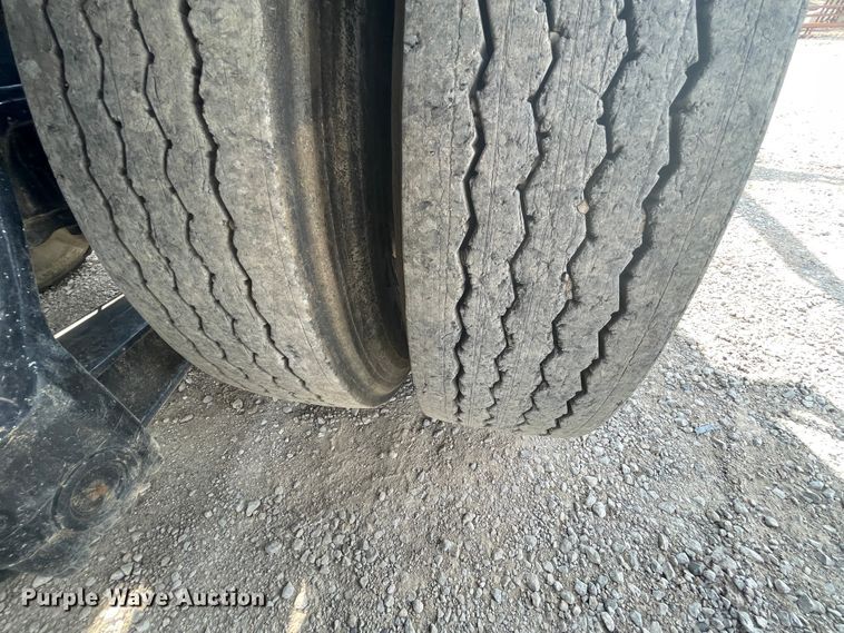 image for item KK9426 1993 Peterbilt 320  roll-off container truck