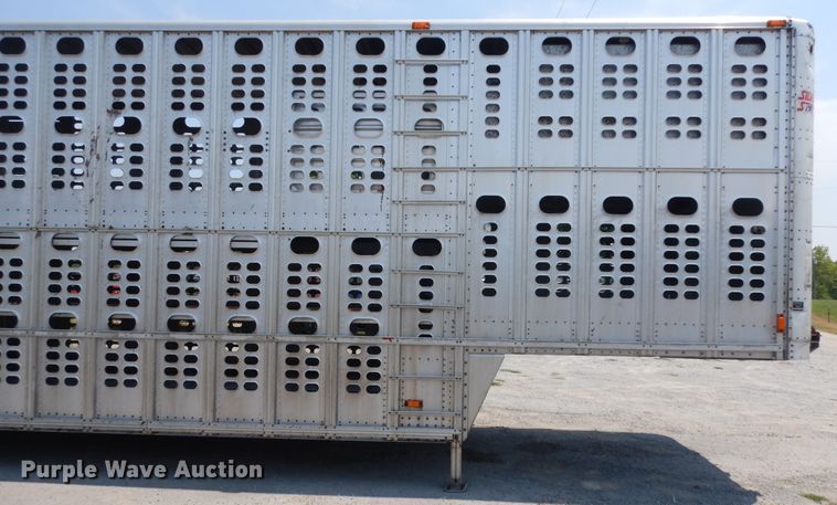 image for item KU9391 2001 Wilson PSDCL-302  livestock trailer