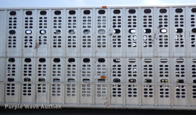 image for item KU9391 2001 Wilson PSDCL-302  livestock trailer