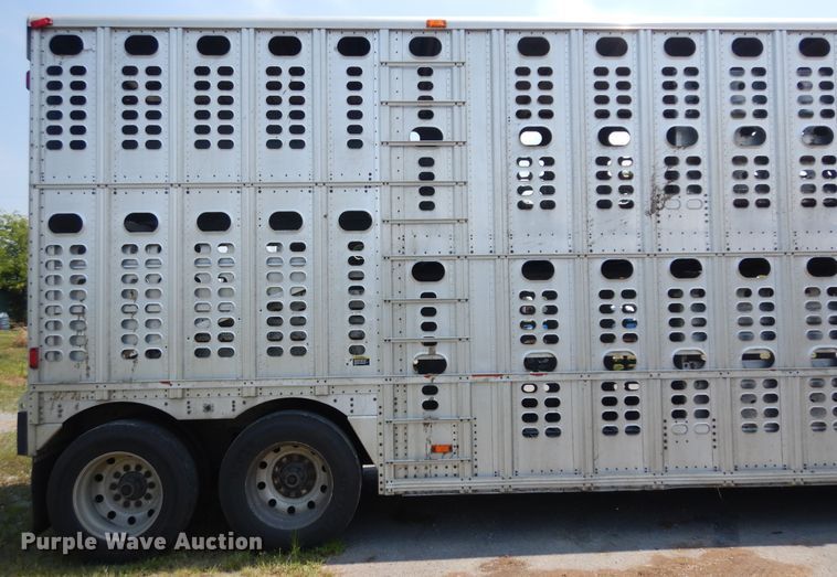 image for item KU9391 2001 Wilson PSDCL-302  livestock trailer