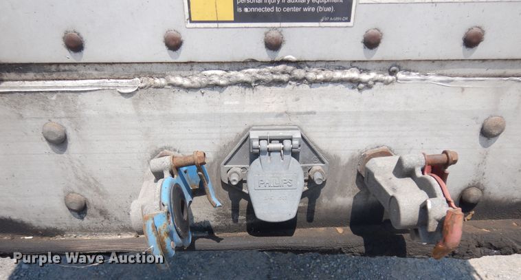 image for item KU9391 2001 Wilson PSDCL-302  livestock trailer