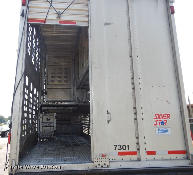 image for item KU9391 2001 Wilson PSDCL-302  livestock trailer