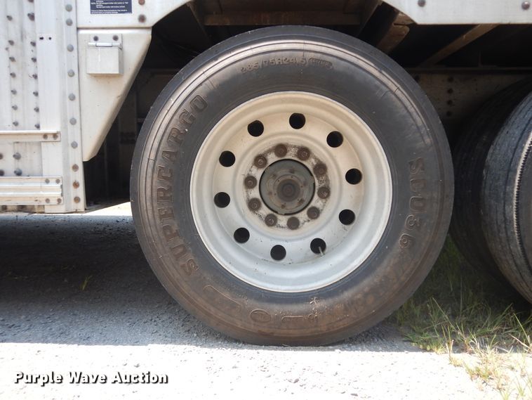 image for item KU9391 2001 Wilson PSDCL-302  livestock trailer