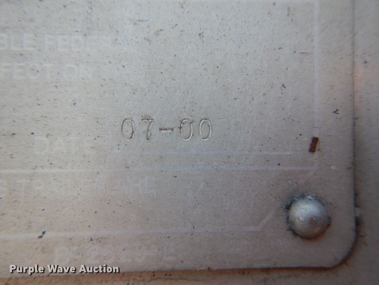 image for item KU9391 2001 Wilson PSDCL-302  livestock trailer