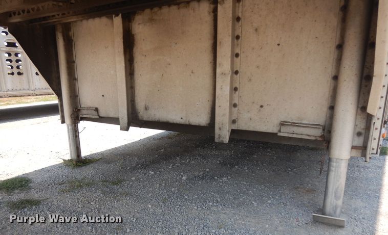 image for item KU9392 2007 Eby  livestock trailer