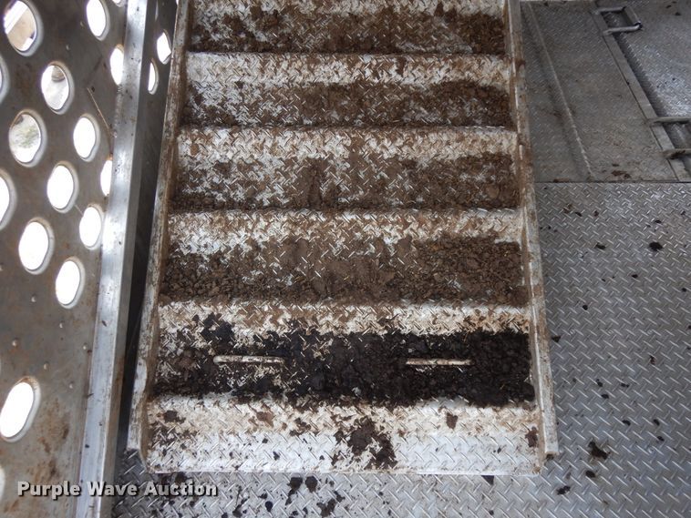 image for item KU9392 2007 Eby  livestock trailer