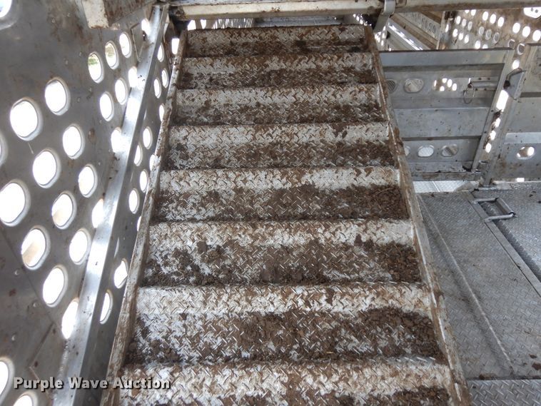 image for item KU9392 2007 Eby  livestock trailer