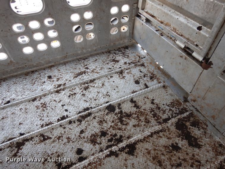 image for item KU9392 2007 Eby  livestock trailer