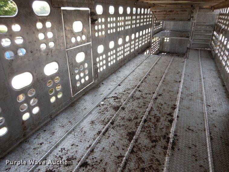 image for item KU9392 2007 Eby  livestock trailer