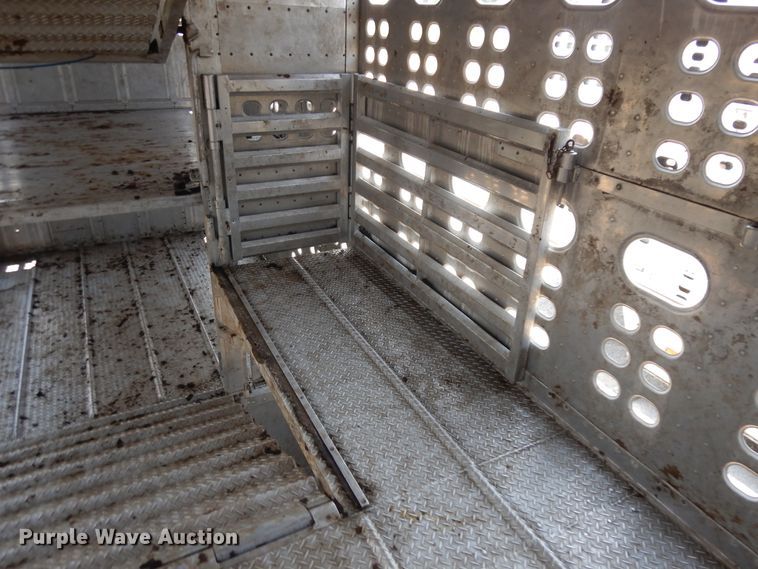 image for item KU9392 2007 Eby  livestock trailer