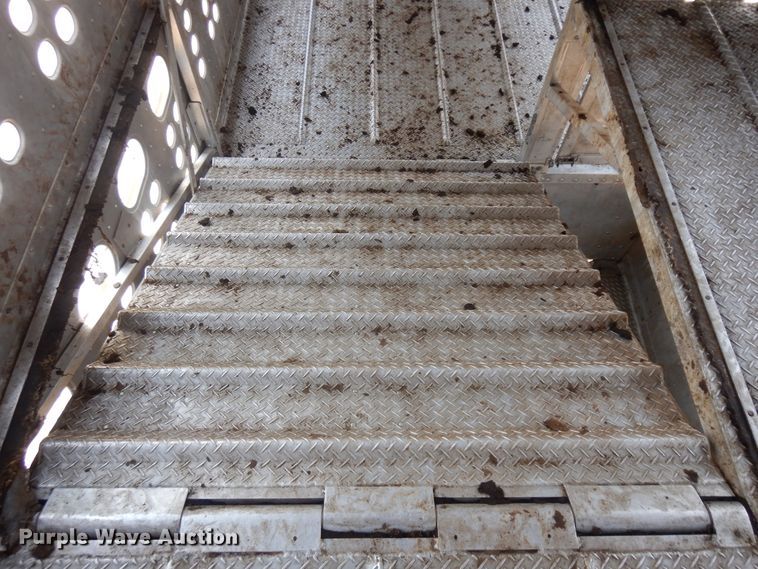 image for item KU9392 2007 Eby  livestock trailer