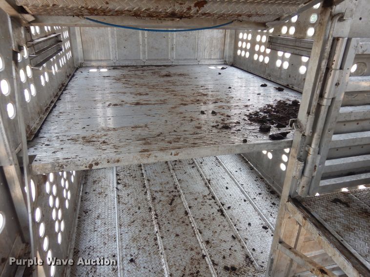 image for item KU9392 2007 Eby  livestock trailer