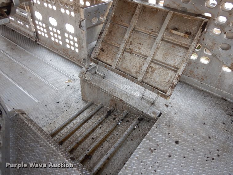 image for item KU9392 2007 Eby  livestock trailer