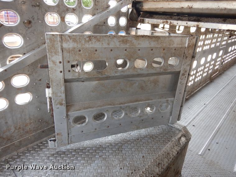 image for item KU9392 2007 Eby  livestock trailer