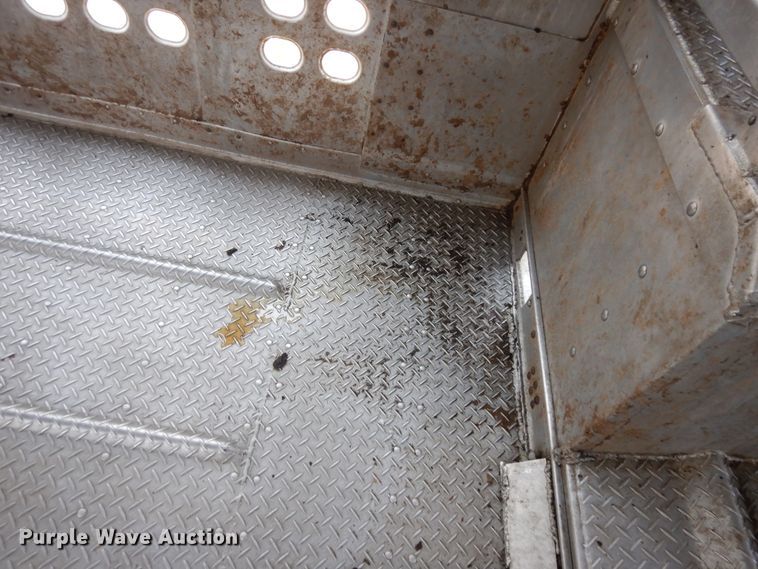 image for item KU9392 2007 Eby  livestock trailer