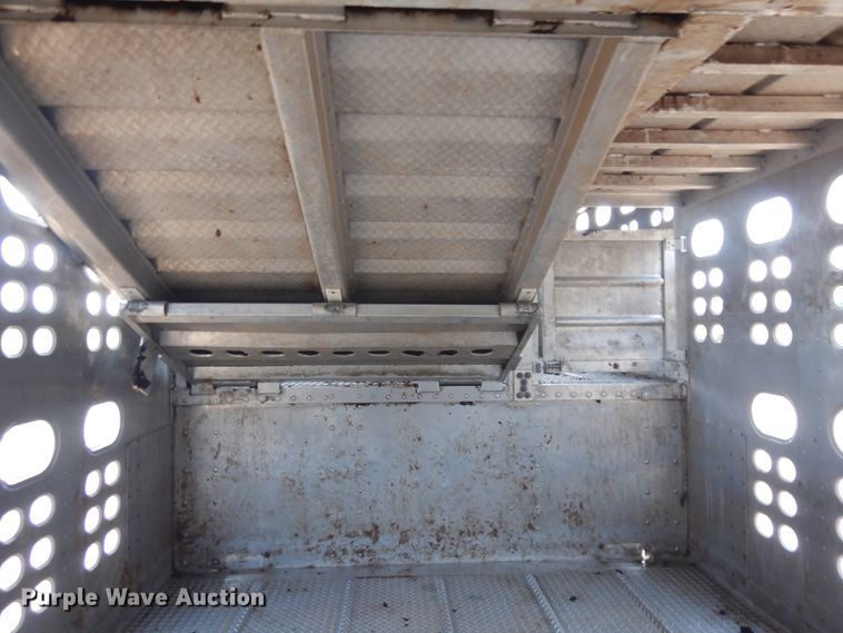 image for item KU9392 2007 Eby  livestock trailer