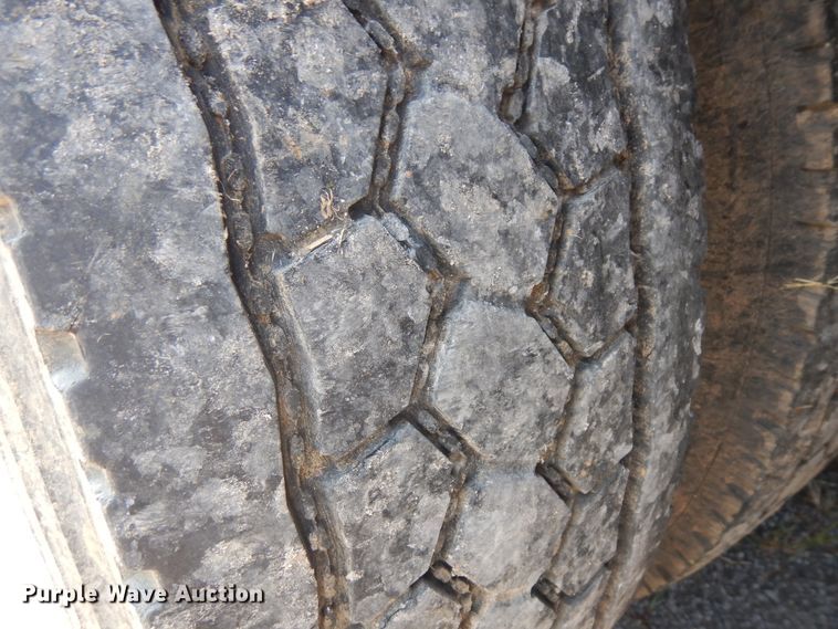 image for item KU9392 2007 Eby  livestock trailer