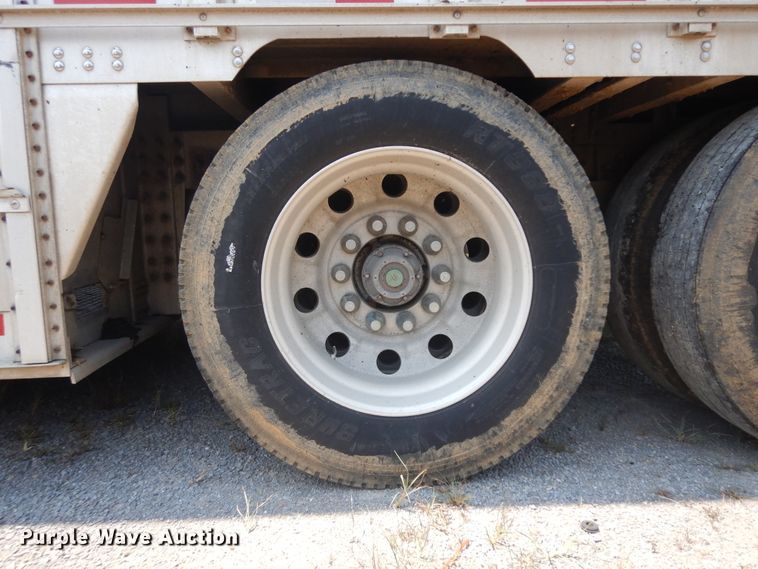 image for item KU9392 2007 Eby  livestock trailer