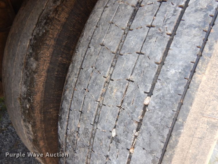 image for item KU9392 2007 Eby  livestock trailer