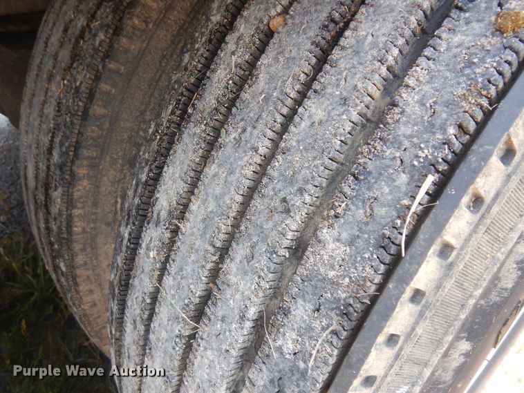 image for item KU9392 2007 Eby  livestock trailer