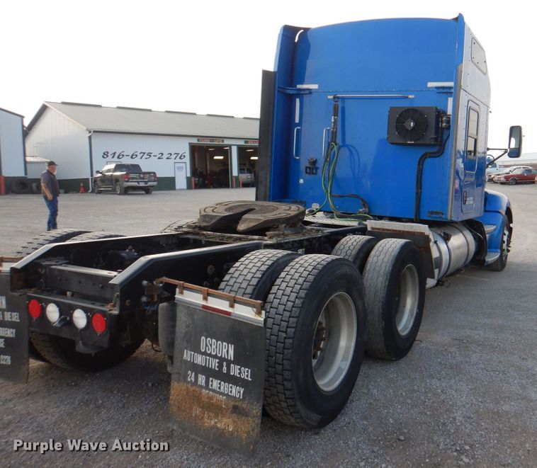 image for item KW9874 2016 Kenworth T660  semi truck