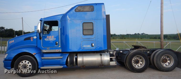 image for item KW9874 2016 Kenworth T660  semi truck