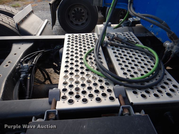 image for item KW9874 2016 Kenworth T660  semi truck