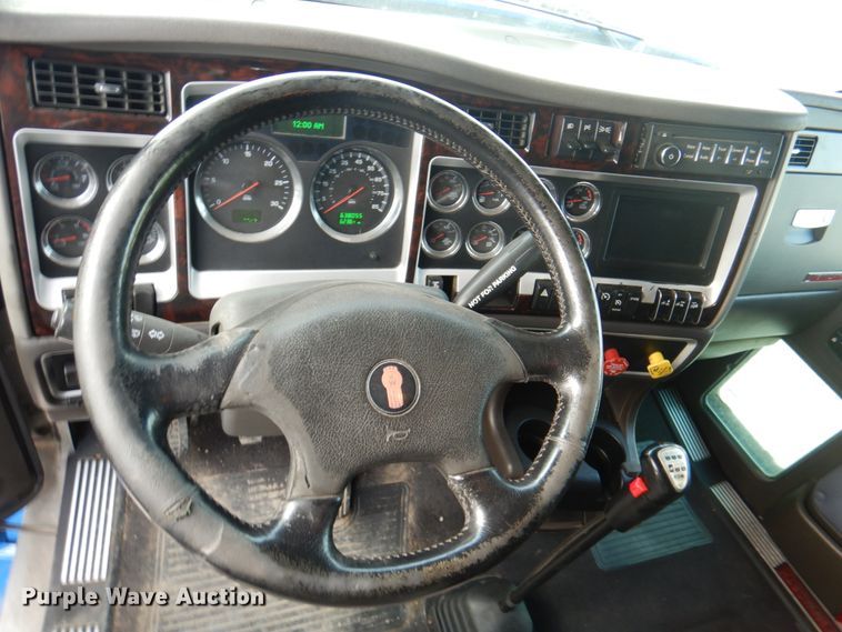 image for item KW9874 2016 Kenworth T660  semi truck