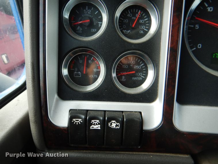 image for item KW9874 2016 Kenworth T660  semi truck