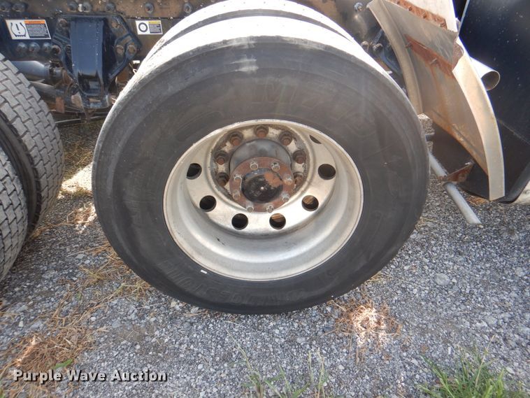 image for item KW9874 2016 Kenworth T660  semi truck