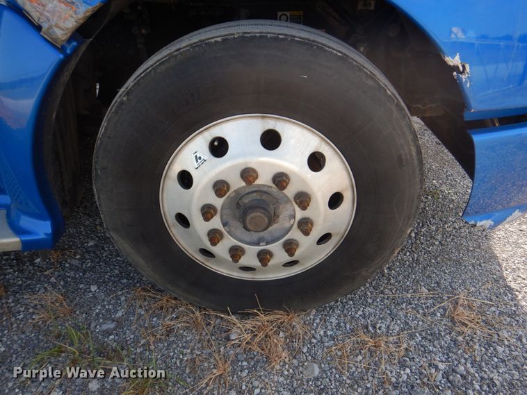 image for item KW9874 2016 Kenworth T660  semi truck