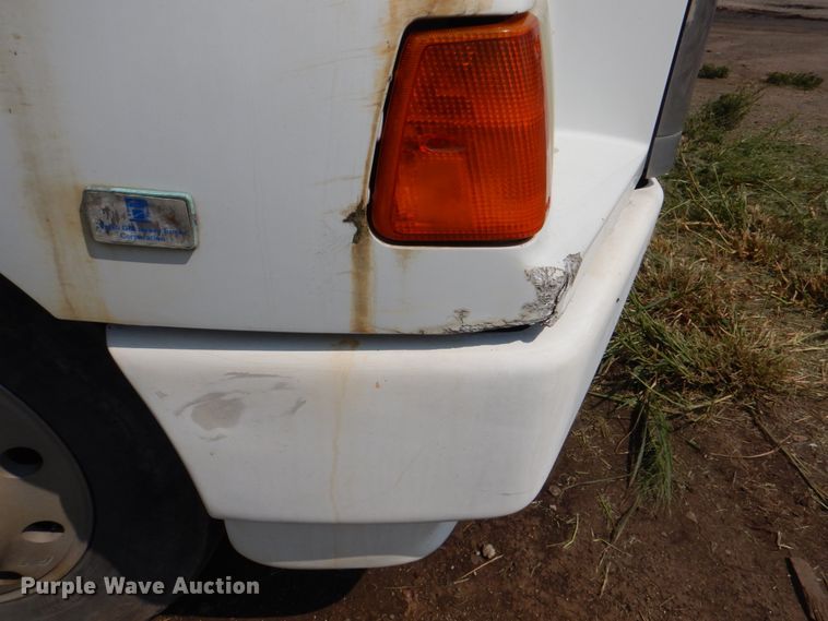 image for item KX9447 1994 White GMC WCA  truck cab and chassis