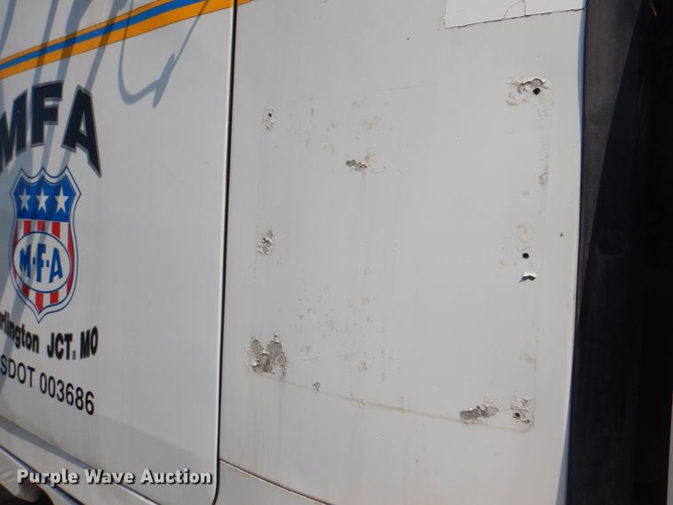 image for item KX9447 1994 White GMC WCA  truck cab and chassis