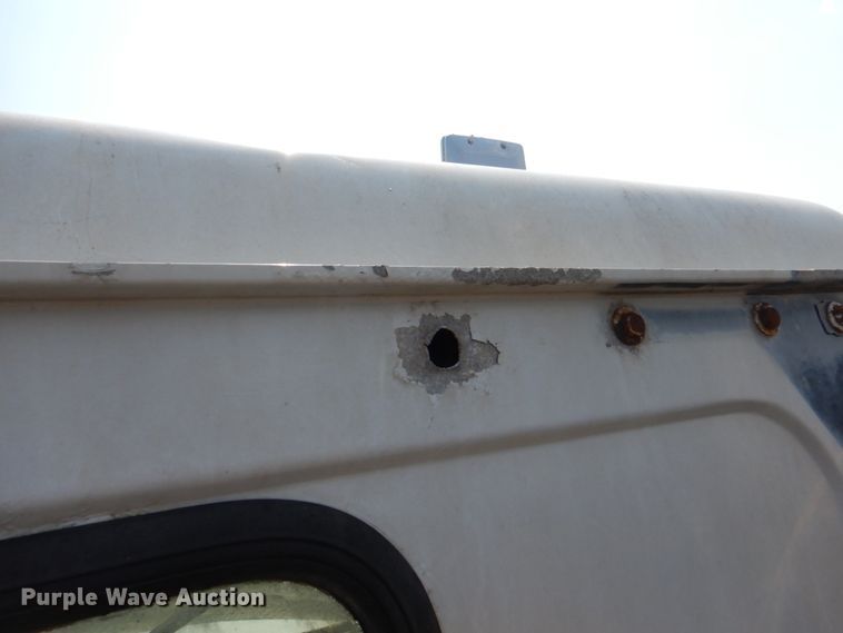 image for item KX9447 1994 White GMC WCA  truck cab and chassis