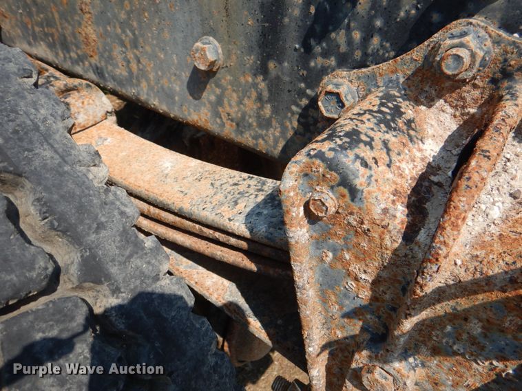 image for item KX9447 1994 White GMC WCA  truck cab and chassis