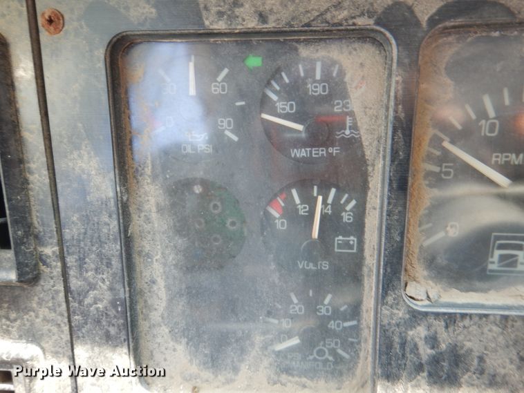 image for item KX9447 1994 White GMC WCA  truck cab and chassis