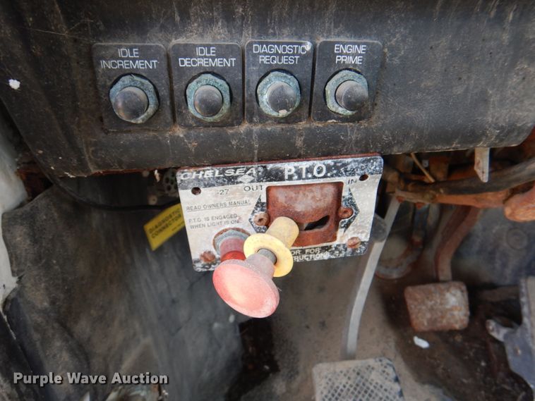 image for item KX9447 1994 White GMC WCA  truck cab and chassis