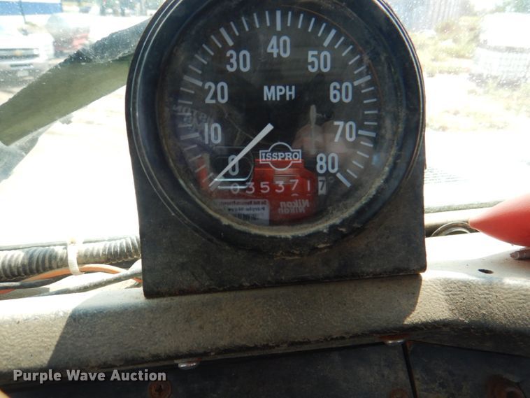 image for item KX9447 1994 White GMC WCA  truck cab and chassis