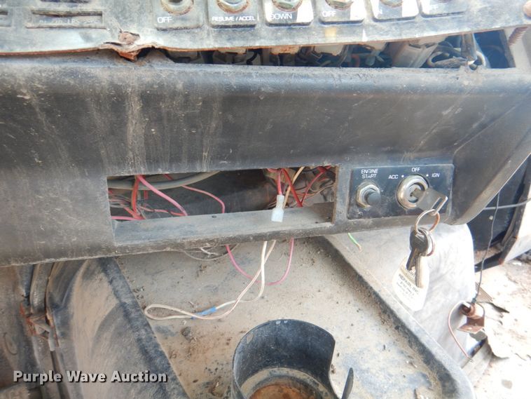 image for item KX9447 1994 White GMC WCA  truck cab and chassis