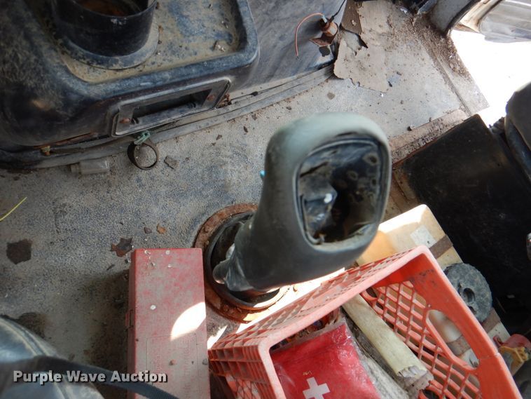 image for item KX9447 1994 White GMC WCA  truck cab and chassis